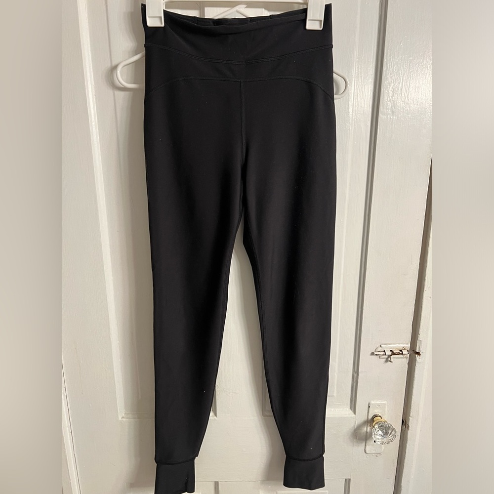 Old Navy brand leggings with stirrup